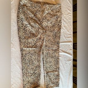 Chico’s Brigitte So Slimming size 2.5R animal print ankle pants